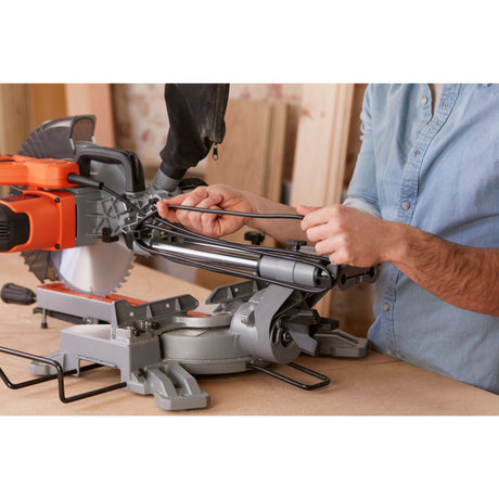 Black+decker 1600w 216mm afkort- en verstekzaag - bes700-qs