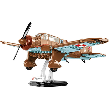 Cobi historical collection - pzl.23 karaś constructiespeelgoed (schaal 1:32)