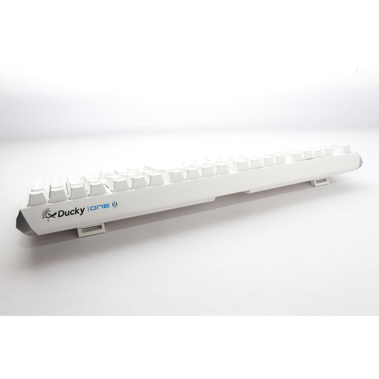 Ducky one 3 classic pure white rgb mechanisch toetsenbord (wit, us lay-out (qwerty), cherry mx speed silver, 100%, rgb led, double-shot pbt, hot-swappable, quack mechanics)