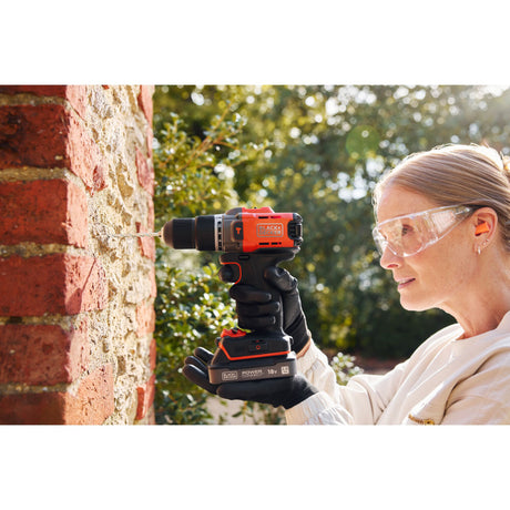 Black+decker 18v schroefklopboormachine + 18v excentrische schuurmachine bundel (zwart oranje)
