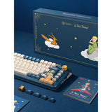 Iqunix zx75 sky encounter wireless mechanical keyboard (blauw, us lay-out (qwerty), iqunix little prince, 75%, rgb leds, hot-swappable, double-shot pbt, 2.4ghz | bluetooth 5.1 | usb-c)