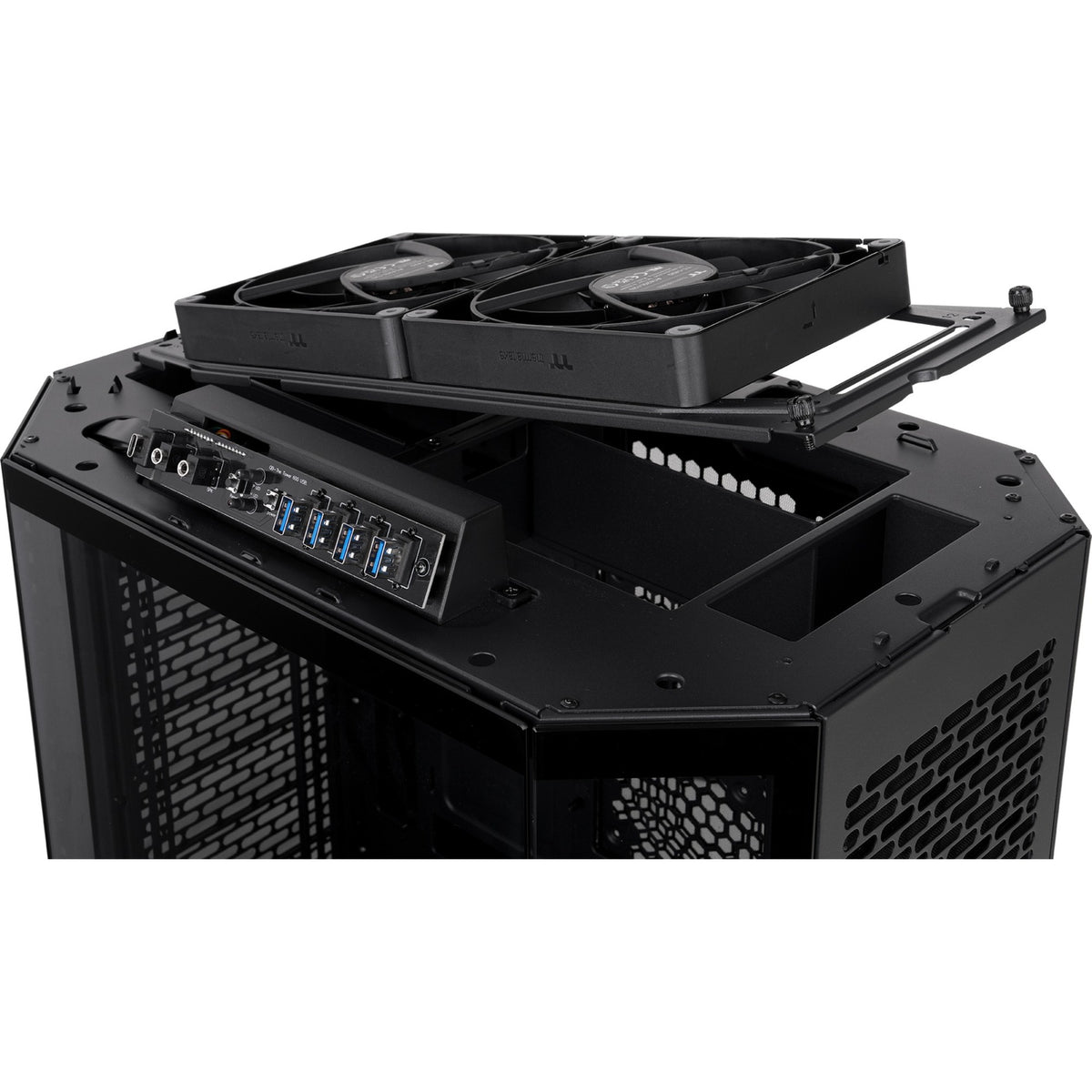 Thermaltake the tower 600 midi tower behuizing (zwart | 4x usb-a | 1x usb-c | tempered glass)