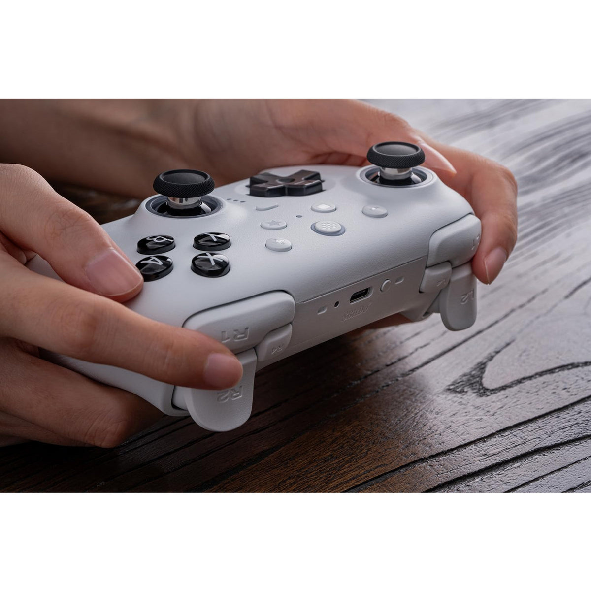 8bitdo ultimate 2 bluetooth controller (wit, pc, switch 2, bluetooth usb-c 2.4 ghz)