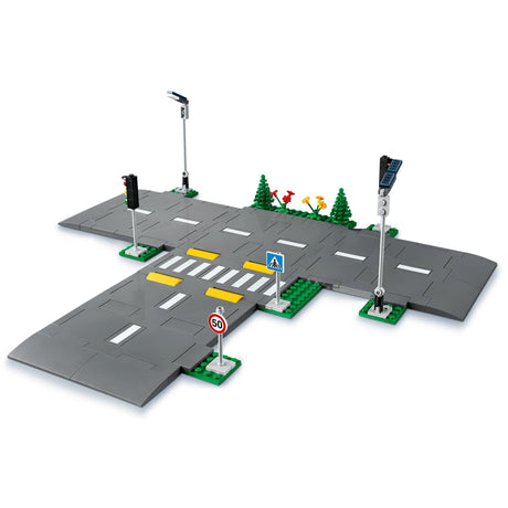 Lego ® city wegplaten 60304 bouwset; bouwbare speelgoedweg; maak de wegplaten vast aan je stad om deze uit te breiden; met lantaarnpalen, stoplichten, verkeersborden, bomen en planten, verkeersdrempels en een zebrapad (112 onderdelen)