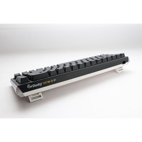 Ducky one 3 classic sf rgb mechanisch toetsenbord (zwart, us lay-out (qwerty), cherry mx brown, 65%, rgb leds, double-shot pbt, hot-swappable, quack mechanics)