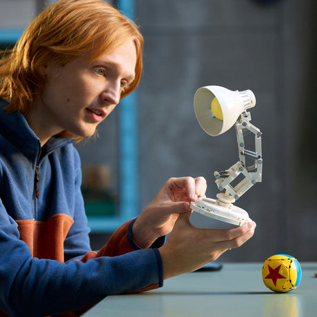 Lego ® ideas disney pixar luxo jr. displaymodel - 21357