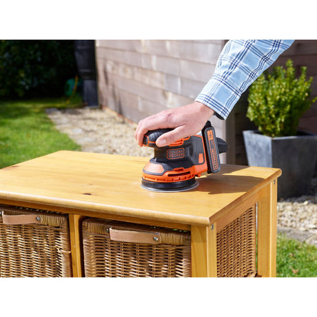 Black+decker 18v schroefklopboormachine + 18v excentrische schuurmachine bundel (zwart oranje)