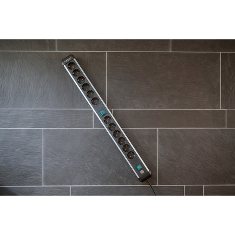 Brennenstuhl premium-alu-line stekkerdoos 12-voudig 3 m h05vv-f 3g1,5 2x 6-voudig schakelbare contactdozen