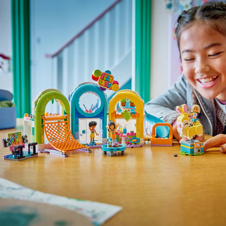 Lego friends binnenspeeltuin - 42686