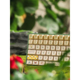 Iqunix f97 floral date rgb mechanisch gaming toetsenbord (groen, us lay-out (qwerty), gateron red, 96%, rgb leds, hot-swappable, pbt, 2.4ghz | bluetooth 5.1 | usb-c)