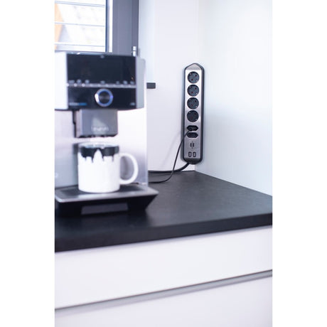 Brennenstuhl ®estilo hoekaansluitdoosstrook met usb laadfunctie 6-weg 4x b eschermend contactdoos 2x euro zilver zwart