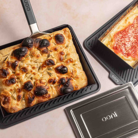 Ooni detroit style pizza pan medium (32cm x 24cm) bakvorm (grijs zilver, incl. deksel)