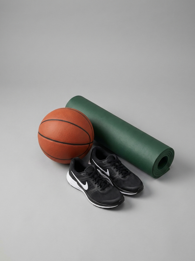 Balsport uitrusting basketbal en schoenen