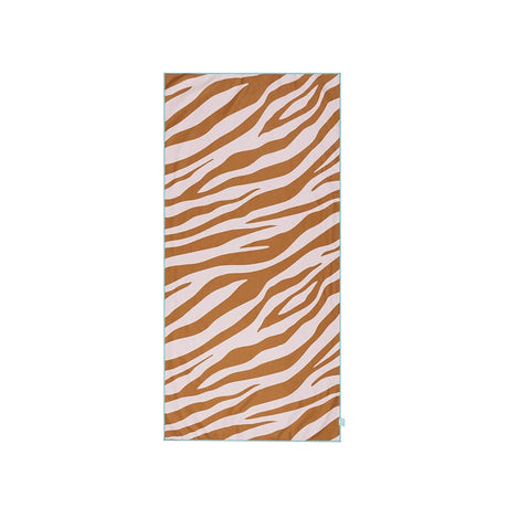 Vibrant stripes | oranje wit microvezel handdoek 135 x 65 cm