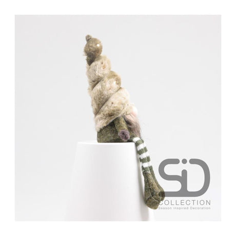 Season inspired decoration kerstkabouter toby met bungelbeentjes 7x7x33cm
