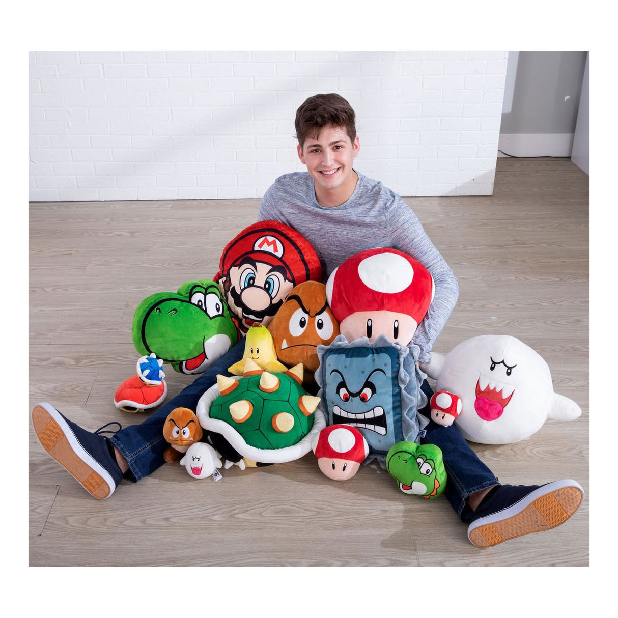 Tomy Mocchi Mocchi Mega Super Mario Yoshi Pluchen Hug